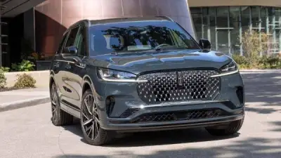 بمحرك V6 وقوة 400 حصان.. لينكولن افياتور SUV فاخرة بمواصفات استثنائية
