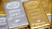 الذهب ينخفض 0.7% والفضة تتراجع 1.8% بعد هجمات أمريكية على إيران وارتفاع النفط