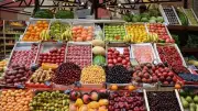 انخفاض 10 جنيهات في 12 صنف فاكهة بينها العنب والمانجو اليوم