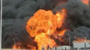 إصابة 12 شخصًا في حريق بمصنعي بويات وكرتون في العاشر من رمضان
