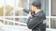 منشور صادم عن فرد أمن واقف 12 ساعة دون كرسي يشعل السوشيال ميديا