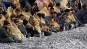 السلطات الليبية تحرر 120 مهاجرا بفضل مواطن مصري جنوب بنغازي