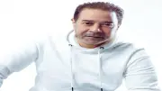 مدحت صالح يسخر من حبه للزمالك بصورة طفولية: من وأنا عندي 17 سنة بادعي