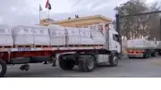 قافلة زاد العزة الـ198 تدخل غزة عبر معبر كرم أبو سالم