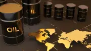 الطاقة الأمريكية: غلق مضيق هرمز سيرفع أسعار النفط 20 دولارا
