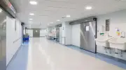 استمرار العمل بتراخيص مزاولة مهنة الطب الصادرة في 2021 حتى نهاية 2026