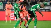القنوات الناقلة لمباراة برشلونة وريال بيتيس في الدوري الإسباني 2025-2026