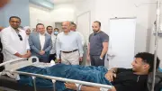 محافظ السويس يتفقد مصابي حادث الجناين بالمجمع الطبي بمدينة 24 أكتوبر