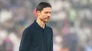 صحفي مدريدي: 3 لاعبين وراء الإطاحة بألونسو ومبابي لا يطيق أربيلوا