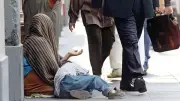 تحذير: التسول يعرضك للحبس 5 سنوات وغرامة 200 ألف جنيه