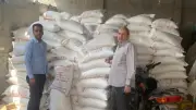 ضبط 5 أطنان ملح ودقيق مجهولي المصدر في حملات تموينية بالشرقية