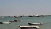 مقتل 5 مدنيين إيرانيين بهجوم أمريكي استهدف زورقين تجاريين في مضيق هرمز