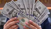 قفزة مفاجئة.. سعر الدولار يتجاوز 53 جنيهًا في البنوك اليوم الإثنين 4 مايو 2026