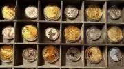 استقرار سعر الجنيه الذهب في الصاغة عند 55600 جنيه في ختام تعاملات الأحد