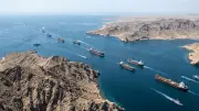 تبادل إطلاق نار في مضيق هرمز واتفاق أمريكي إيراني لـ60 يوماً