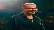 عمرو دياب يحطم الرقم القياسي بـ 63 أسبوعاً في صدارة بيلبورد عربية