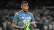 71 ألف مشجع مدريدي يوقعون عريضة لطرد مبابي فوراً