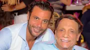 محمد إمام يحتفل بعيد ميلاد والده عادل إمام الـ86