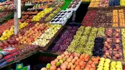 التفاح بـ 90 جنيهاً وأسعار الفاكهة اليوم السبت في أسواق المنيا