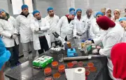 الهيئة تنظم برنامجاً تدريبياً متخصصاً حول تقنيات فحص الأغذية