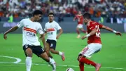 إسلام صادق يثير الجدل بسؤال حول مباراة القمة بين الأهلي والزمالك