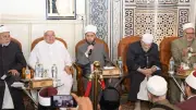 الأزهري يشهد ختام قراءة «تاج العروس» ويُجيز الحاضرين بسند متصل
