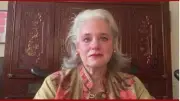 مستشارة سابقة بالبيت الأبيض تبكي حزناً على أوضاع الفلسطينيين بغزة