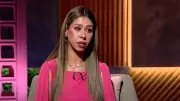 إيناس عز الدين تنهار بالبكاء بعد وفاة قطتها رغم محاولات إنقاذها