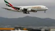 الإمارات تعلن عودة حركة الطيران لطبيعتها وترحب بقرار المنظمة البحرية