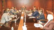 وزير الكهرباء يبحث توسيع مبادرة كفاءة الطاقة بالمصانع والفنادق