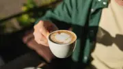 القهوة ليست فقط للتنبيه.. فوائد مذهلة لصحة الأمعاء والدماغ