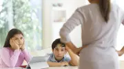 أخطاء شائعة ترتكبها الأمهات مع الأبناء في الامتحانات وكيفية تجنبها
