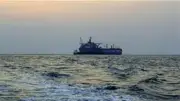 حادث ناقلة نفط قرب الفجيرة يثير القلق الأمني في الممرات البحرية