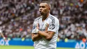 معادلة ريال مدريد المعقدة: القوة الهجومية بمبابي أم التوازن بدونه قبل الكلاسيكو؟