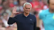 مدرب إسباني يزاحم مورينيو على تدريب ريال مدريد