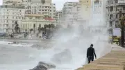 انخفاض جديد في الحرارة ورياح مثيرة للأتربة واضطراب الملاحة اليوم