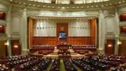 البرلمان الروماني يسحب الثقة من رئيس الوزراء المؤيد للاتحاد الأوروبي