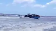 شحوط مركب صيد بسواحل كفر الشيخ بسبب الطقس السيئ دون إصابات