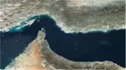 الحرس الثوري الإيراني يهدد السفن في مضيق هرمز: التزموا بمساراتنا أو واجهوا إجراءات صارمة