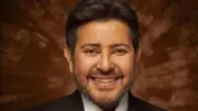 وصول جثمان هاني شاكر إلى القاهرة استعدادًا للجنازة غدًا