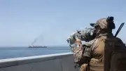 مسؤولون أمريكيون: سفينتان تجاريتان تقلان فرقًا عسكرية تعرضتا لهجمات إيرانية في مضيق هرمز