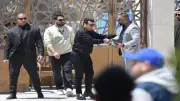 الحزن يخيم على جنازة هاني شاكر وسط حضور نجوم الفن
