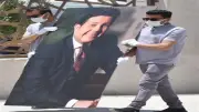 زهور وصور وأشعار في وداع هاني شاكر.. جمهور أمير الغناء يودعه بالدموع