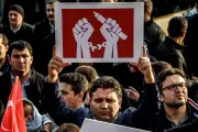 تهديد جديد لحرية الإعلام: الأقوياء يقاضون الصحافة قبل النشر