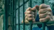 القبض على سائق ميكروباص دهس عامل دراجة نارية في عين شمس
