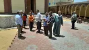 تطوير محيط مسجد أبو العيون بدشلوط وتركيب بلاط الإنترلوك بالساحة الخارجية