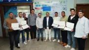 رئيس مياه الغربية يكرم فريق الخط الساخن بعد فوزه بجائزة التميز