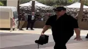 هشام عباس يعلق لأول مرة على قراءة أسماء الله الحسنى في جنازة هاني شاكر