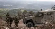 باحث سياسي: إسرائيل تجرف المنازل في جنوب لبنان وحزب الله يرد بالمسيرات