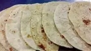 تفسير رؤية الخبز الناشف في المنام: دلالات على مشكلات العمل والعلاقات